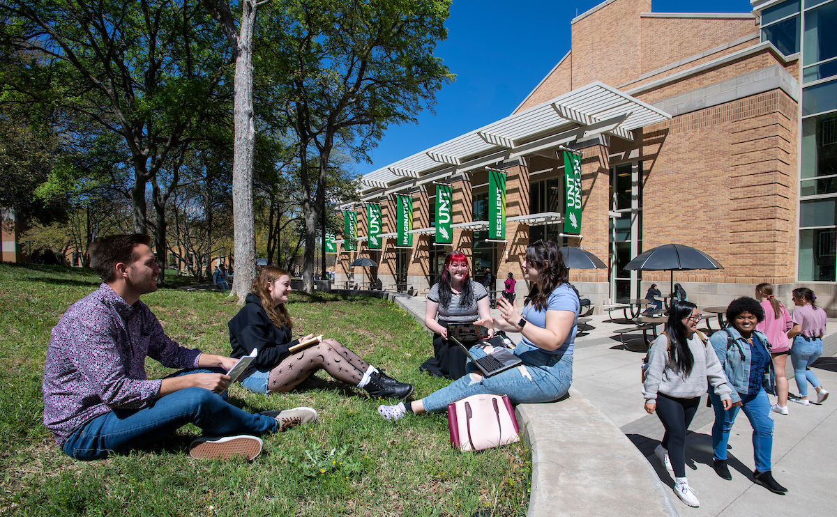 UNT Library Mall