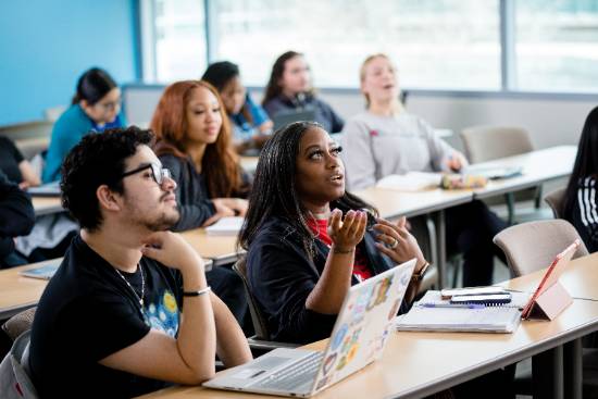 Students Engage with Their Professor in an English Course 